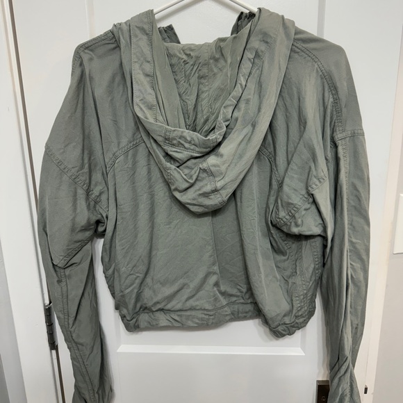 Abercrombie & Fitch Cargo / Utility Cropped Jacket - Picture 5 of 6